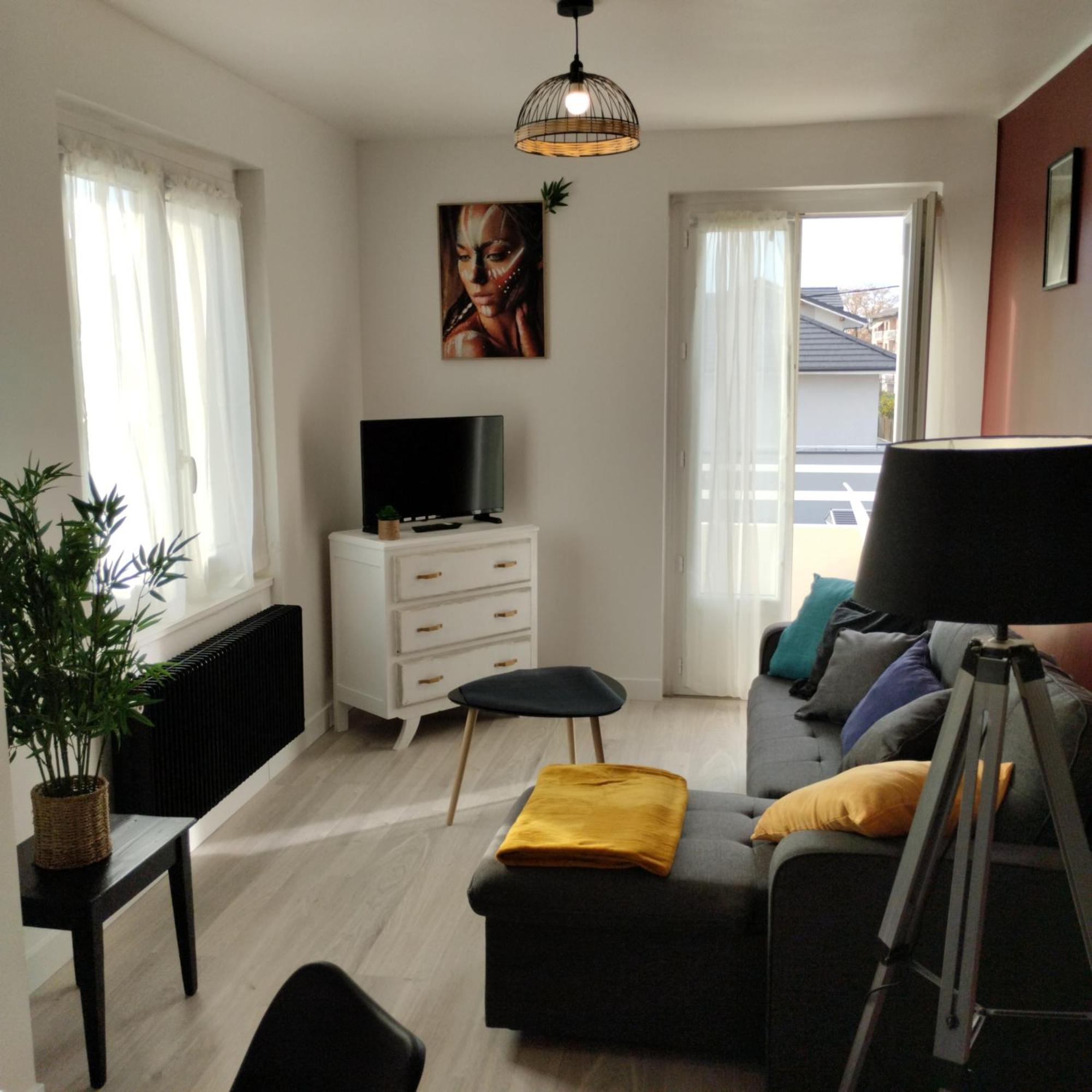 Appartement Verdoyant Au Bord Du Lac Leman Entre Evian Et Thonon Dans Une Villa Publier Εξωτερικό φωτογραφία